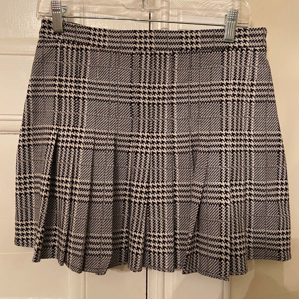 Forever 21 Houndstooth Pleated mini Skirt